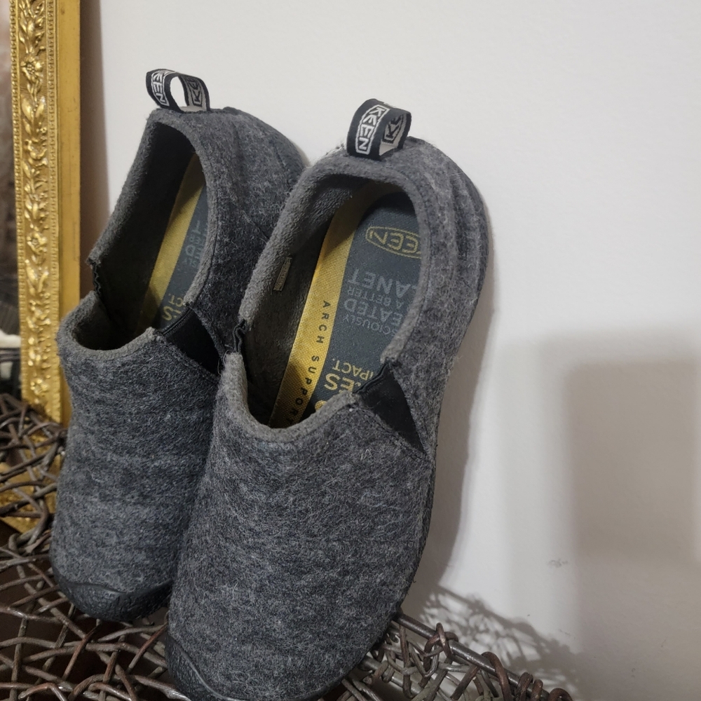 Keen Women’s Howser II Grey Felt Gray  Slip On Shoes Size 9.5 - Picture 2 of 7